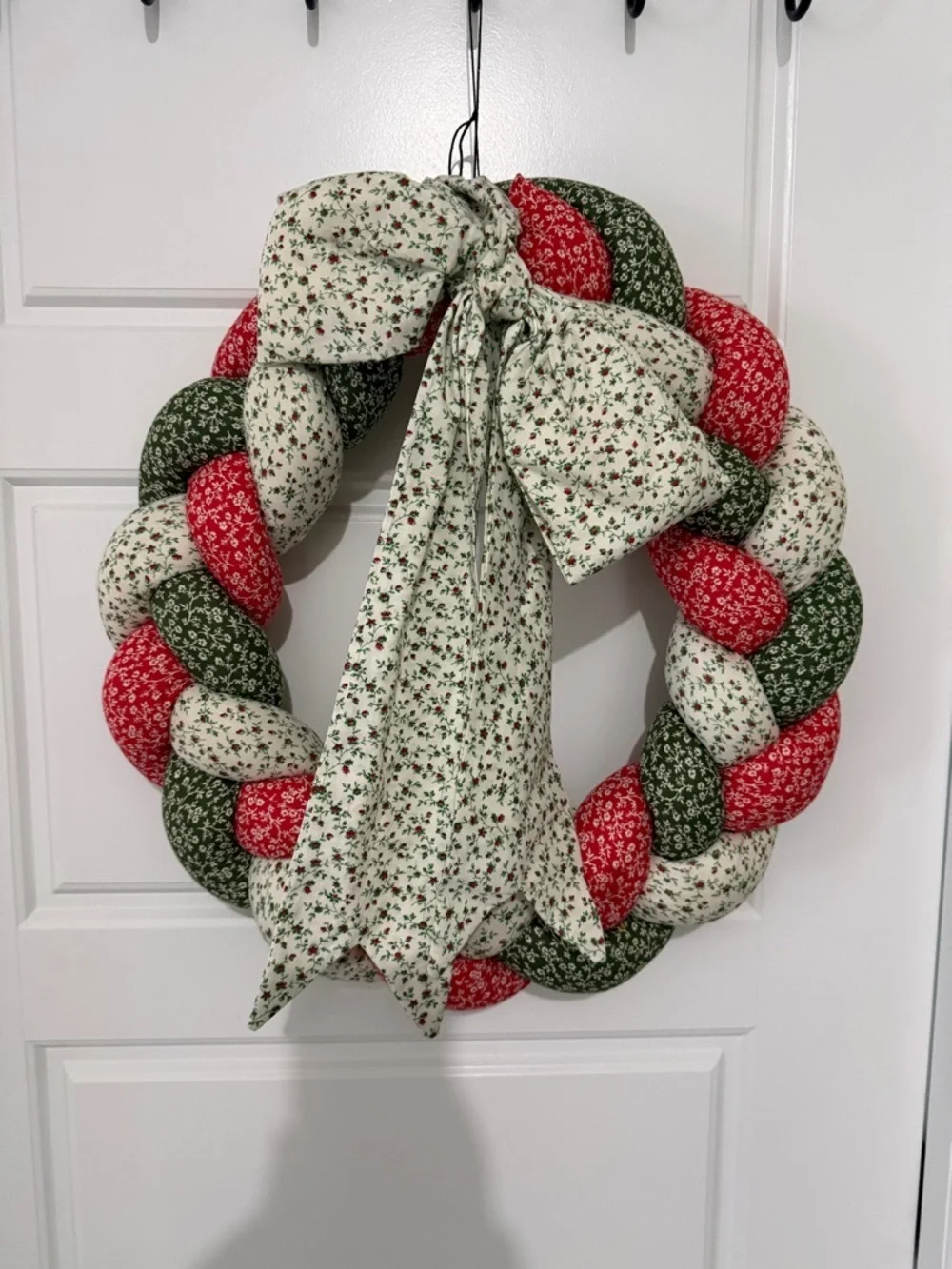 Vintage 80s Braided Fabric Christmas Wreath - Large 18” Calico Cottagecore